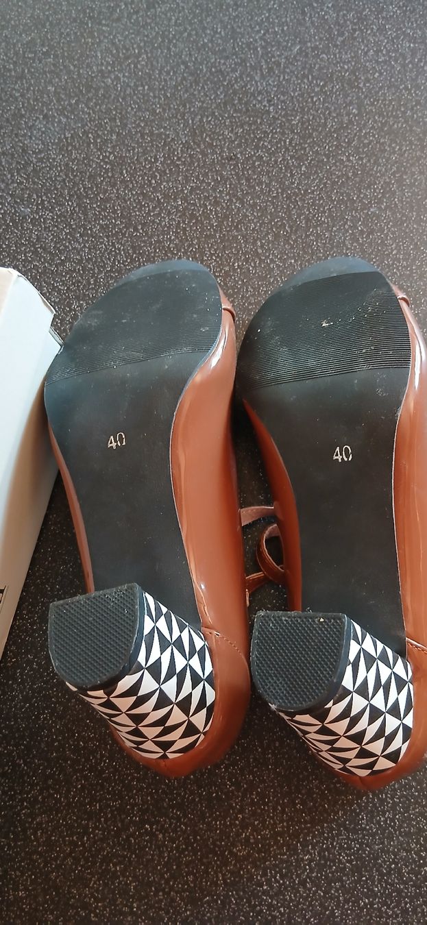 Damenschuhe: chaussures à  talon, souliers – Gebraucht aus Montcherand von petiteoune75 9
