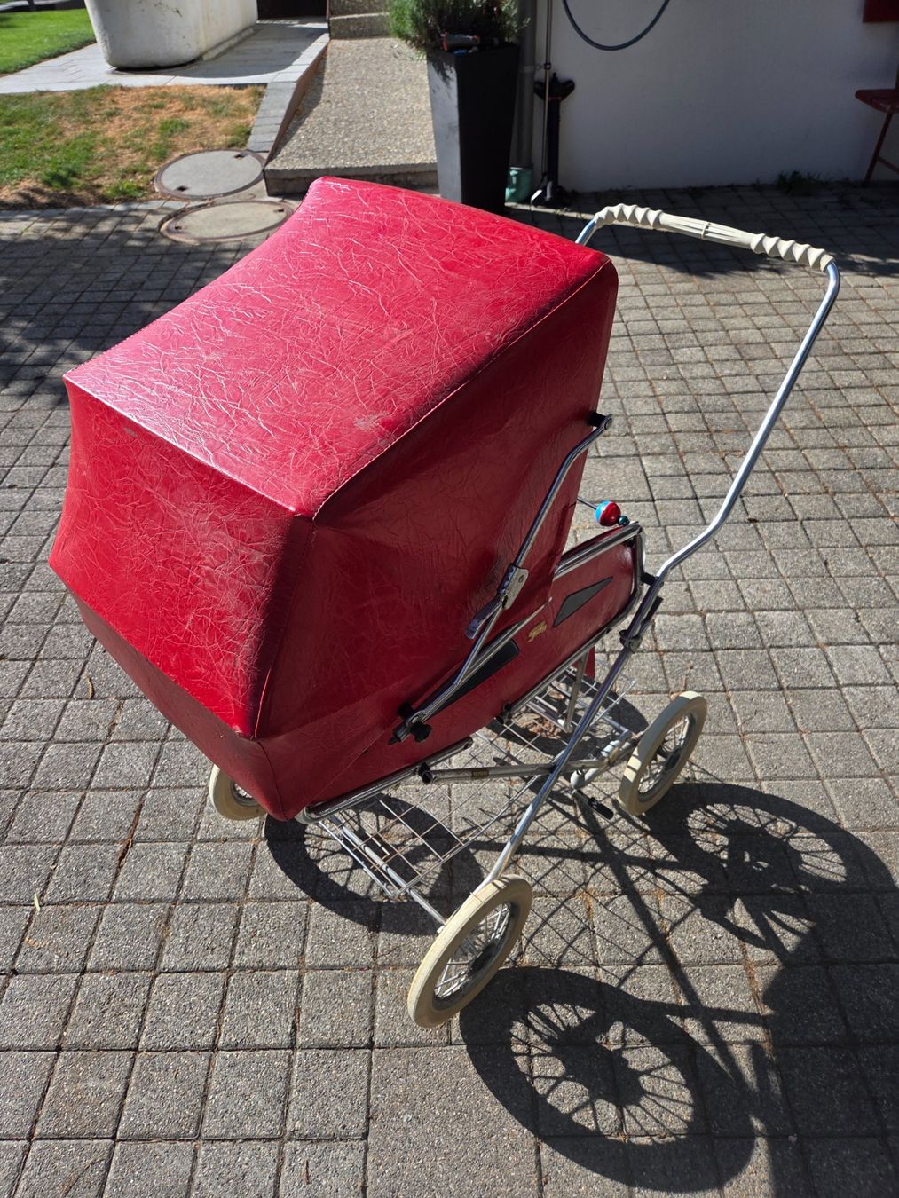 Poussette: Retro Kinderwagen – D'occasion à Schnottwil par sodiadi 2