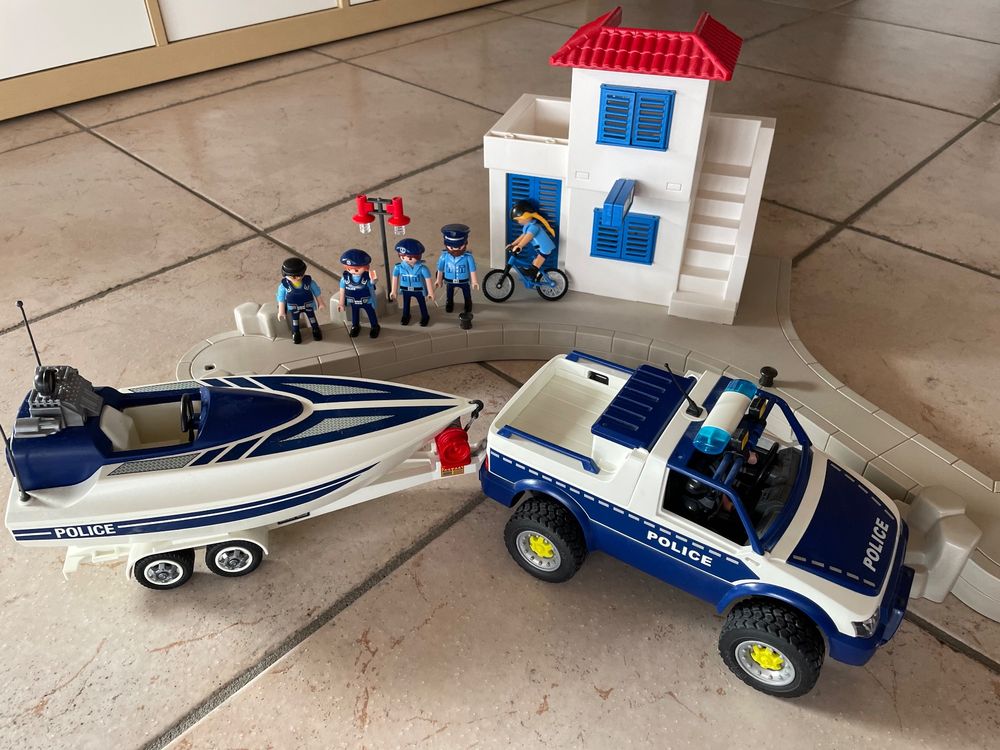 Playmobil Polizei Station mit Jeep & Anhänger (C) Kaufen auf Ricardo