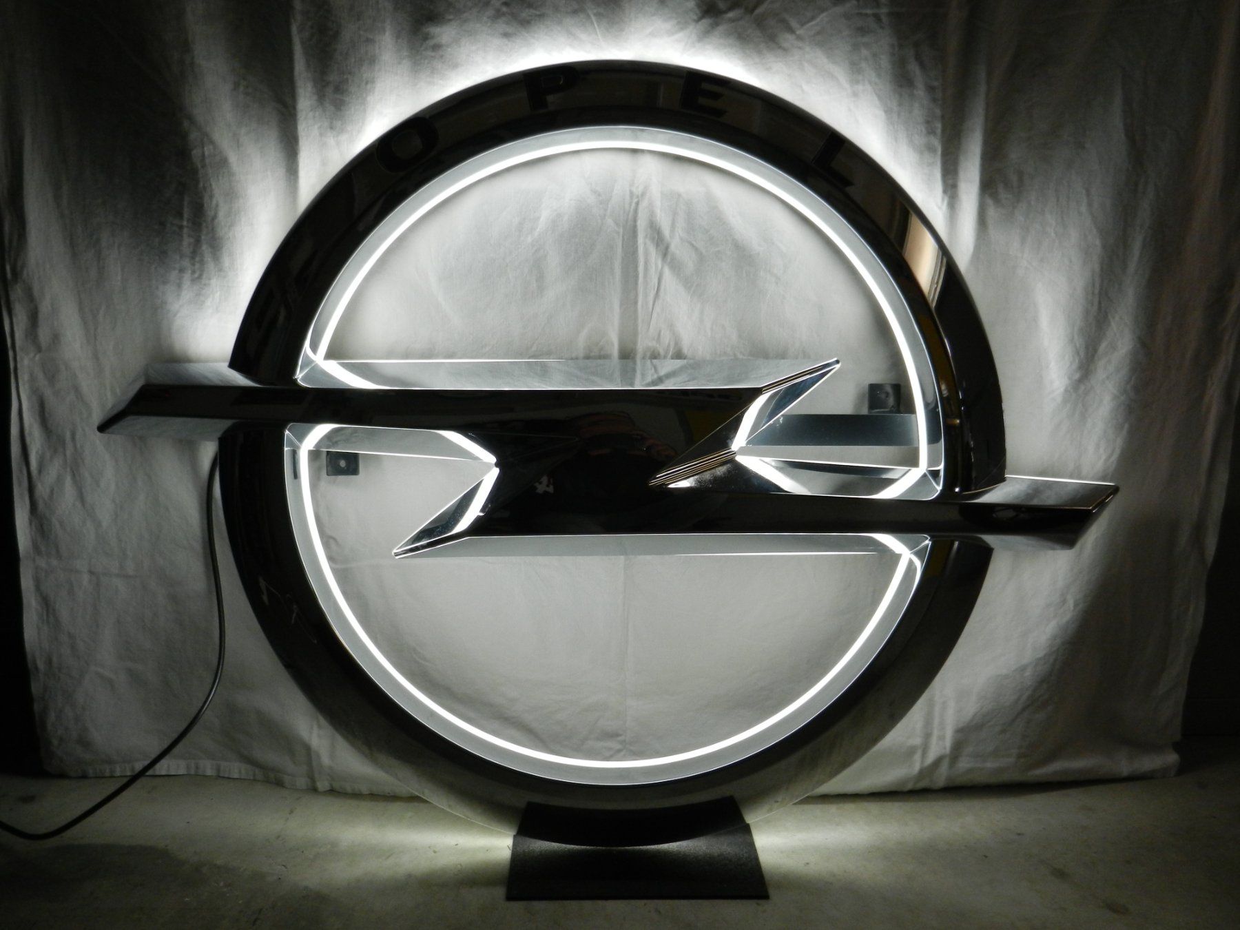 Opel Insegne: Original Opel Leuchtreklame Werbeschild – Usato da Münchwilen/TG venduto da hondavf750