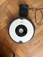 iRobot Roomba Staubsauger mit Ladestation
