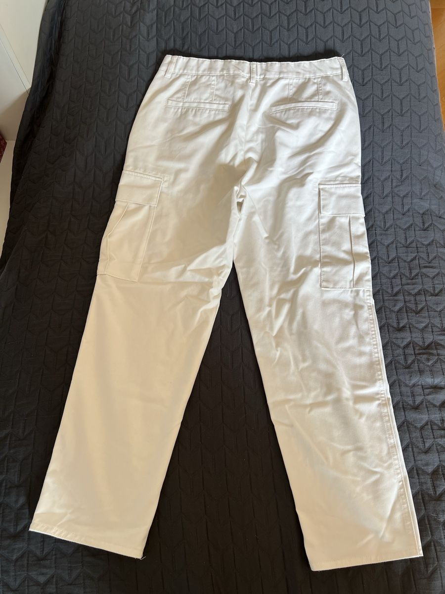 Zara Pantaloni: Pantalon Straight – Usato da Lausanne venduto da shabnam.t 1