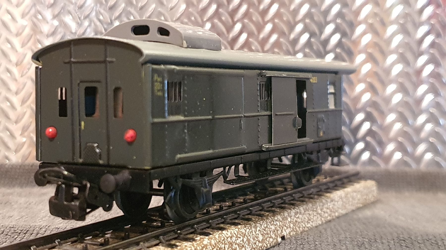 Märklin Modellini di ferrovie: MÄRKLIN 4041 POSTWAGEN – Usato da Männedorf venduto da Modellbau-wyss 1