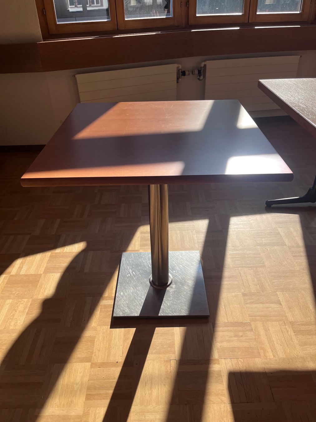 Tables: Tisch – D'occasion à Zweisimmen par nis_v86s 1