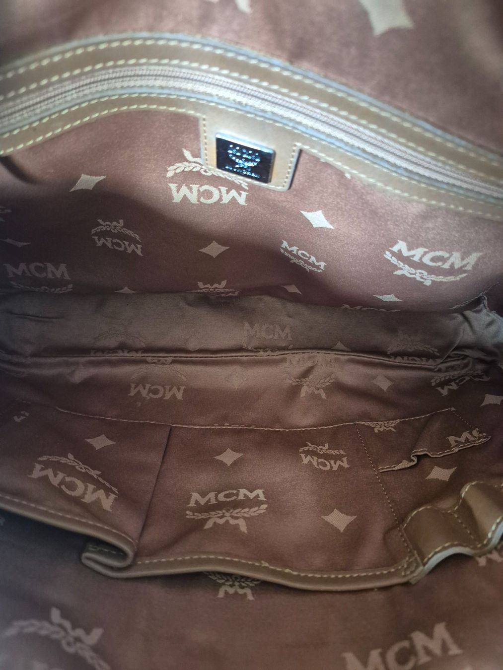 Mcm Borse da donna: MCM Messenger / Document Bag – Usato da Dottikon venduto da Pega7 7