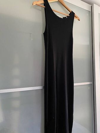  MAGNIFIQUE ROBE MARC OPOLO  TAILLE 34  CHF 40. 