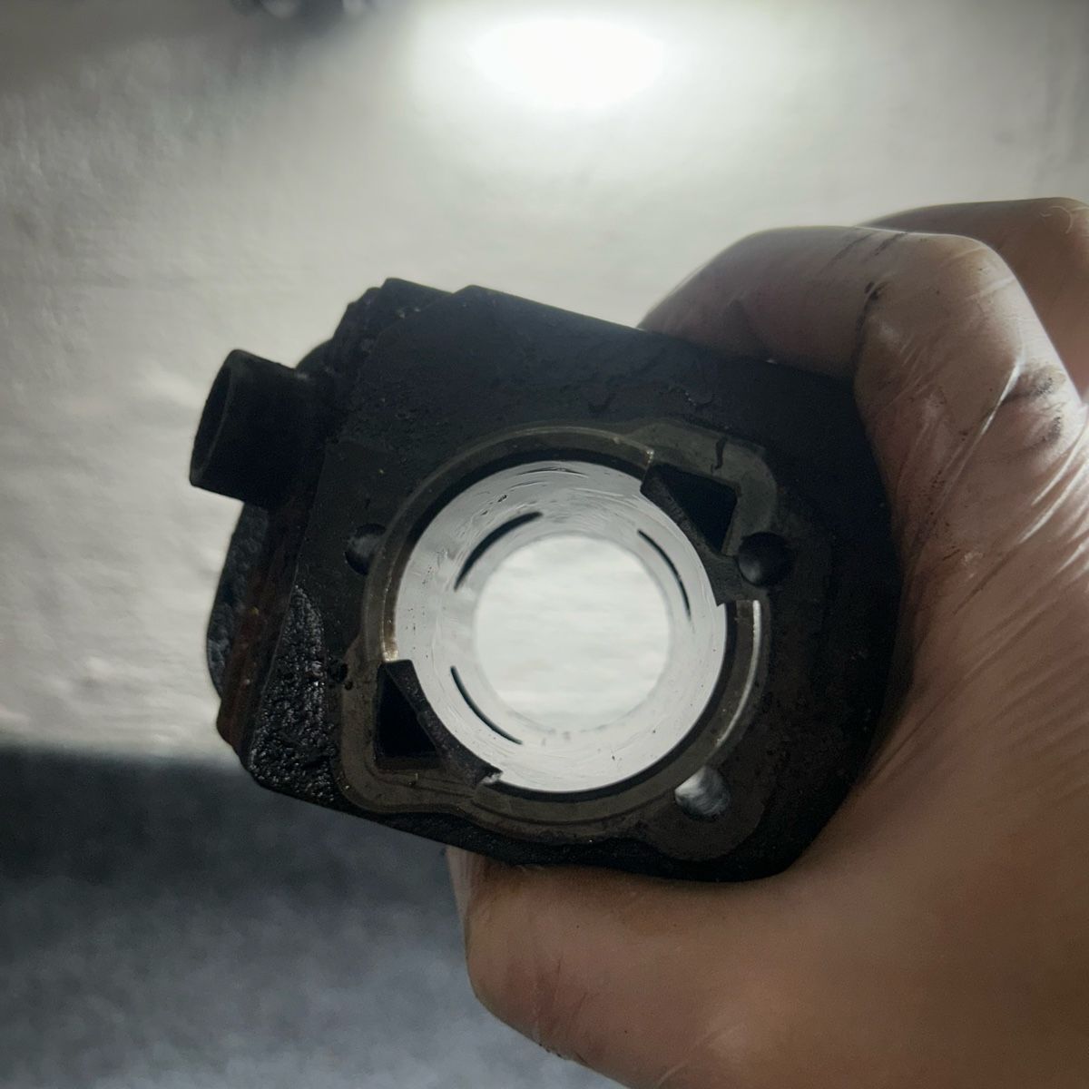 Piaggio Parti ricambio per ciclomotori: Zylinder Piaggio ciao 38mm – Difettoso da Biel/Bienne venduto da InterEngine 1