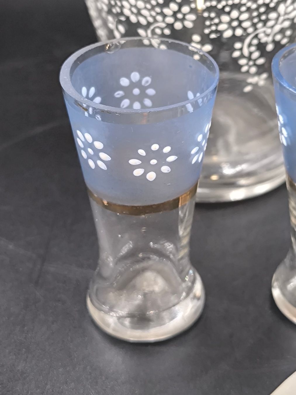 Bicchieri: Antike Likörkaraffe mit 4 Gläsern aus Glas – Usato da Rorschacherberg venduto da snOOpydOg11 2