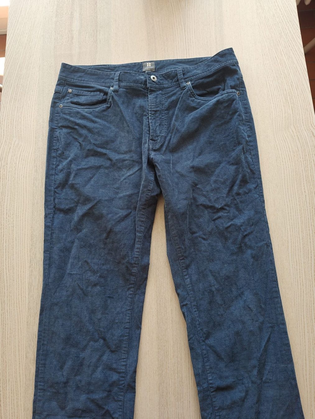 Pantaloni: Cord Hose – Usato da Bern venduto da tingu