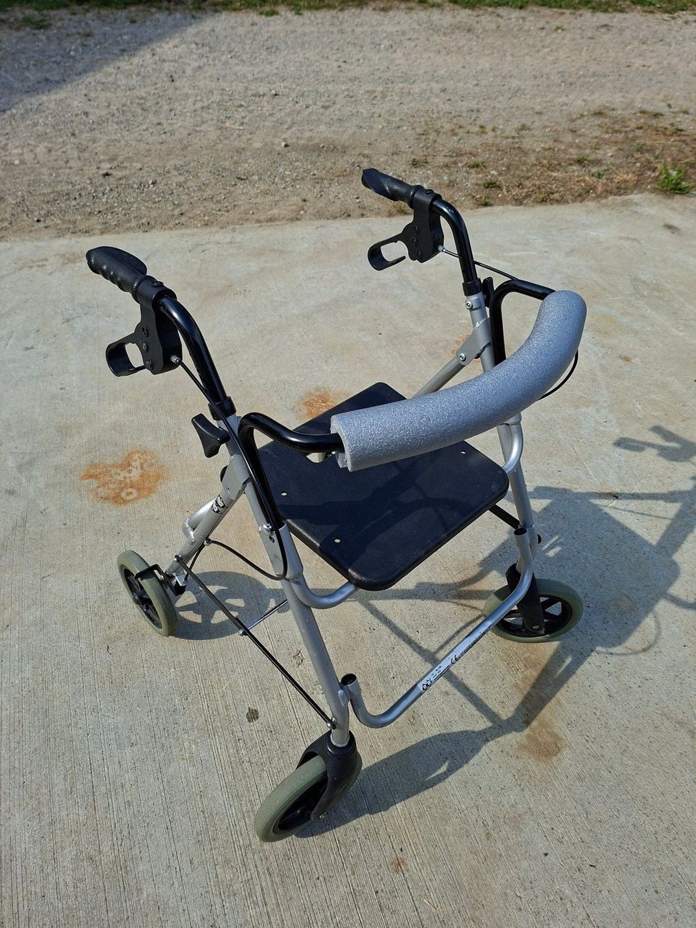 Ausili per la deambulazione: Rollator – Usato da Lengnau AG venduto da Beat3341 1