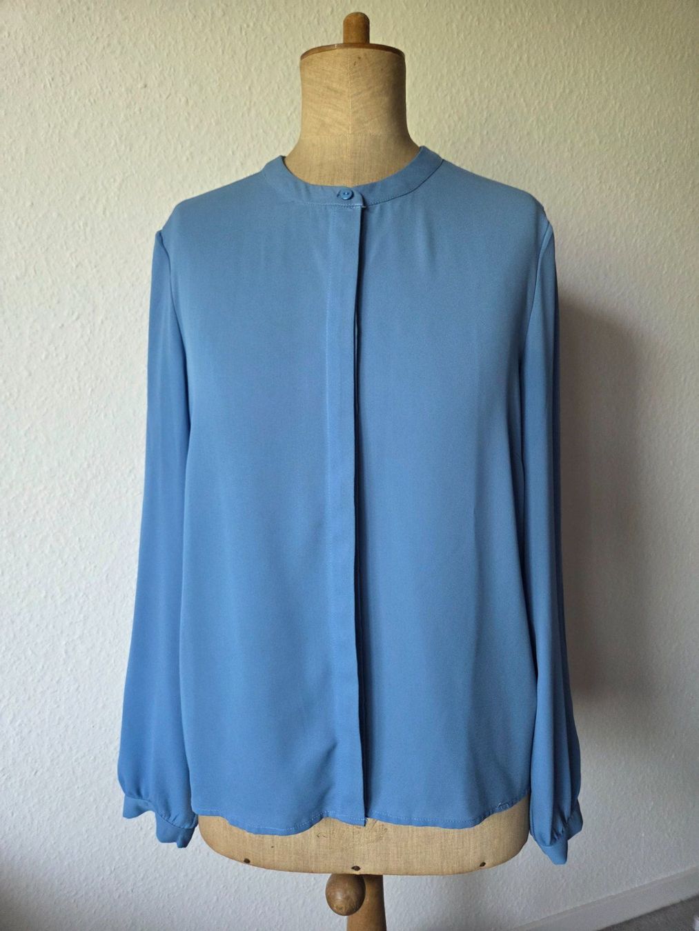 Vila Camicette: Vila Bluse in frischem blau – Usato da Zürich venduto da Stephs13