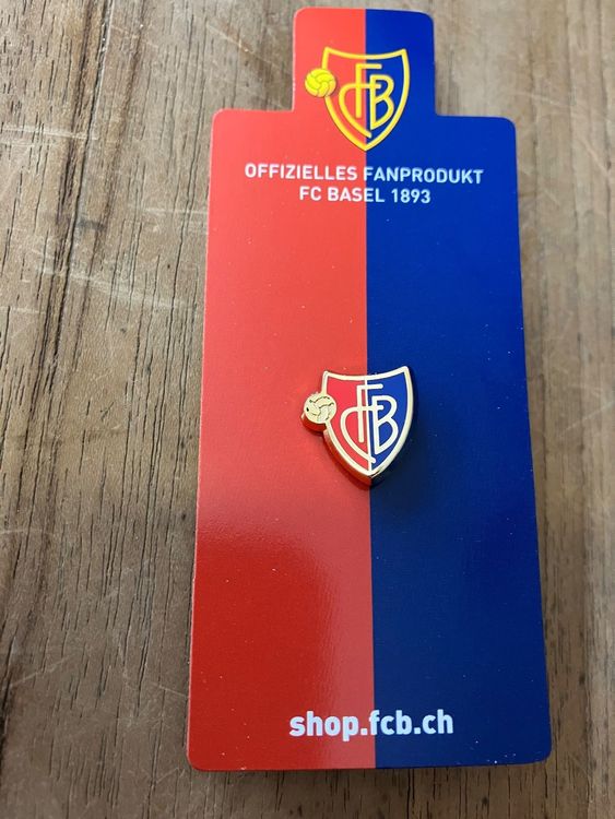FC BASEL - FCB - LOGO PIN - ORIGINAL FAN ARTIKEL IN OVP (Neu (gemäss ...