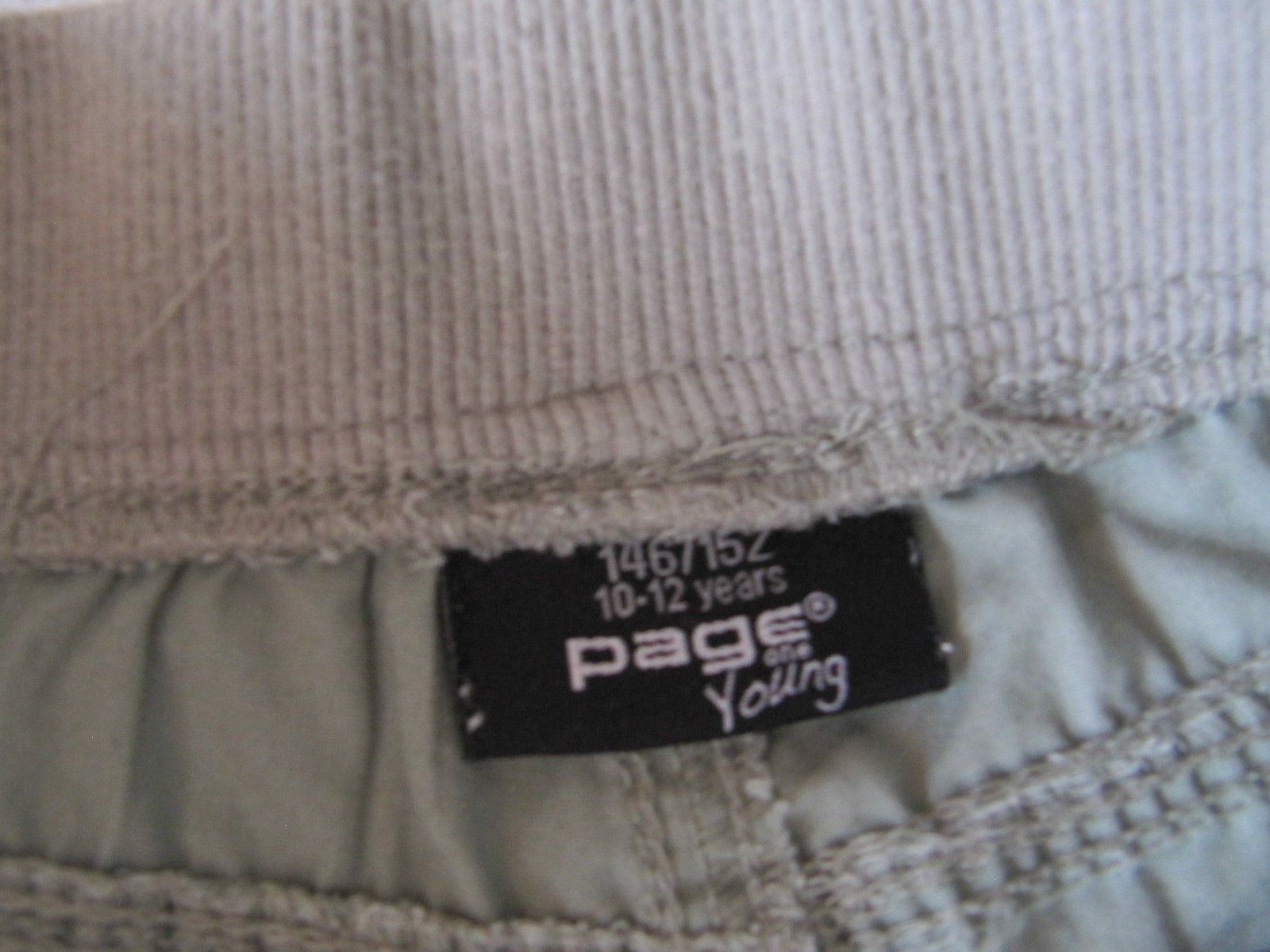Hosen: Hose Khaki 7/8 Gr.146 / 152 – Gebraucht aus Arbedo von nadia1973 2