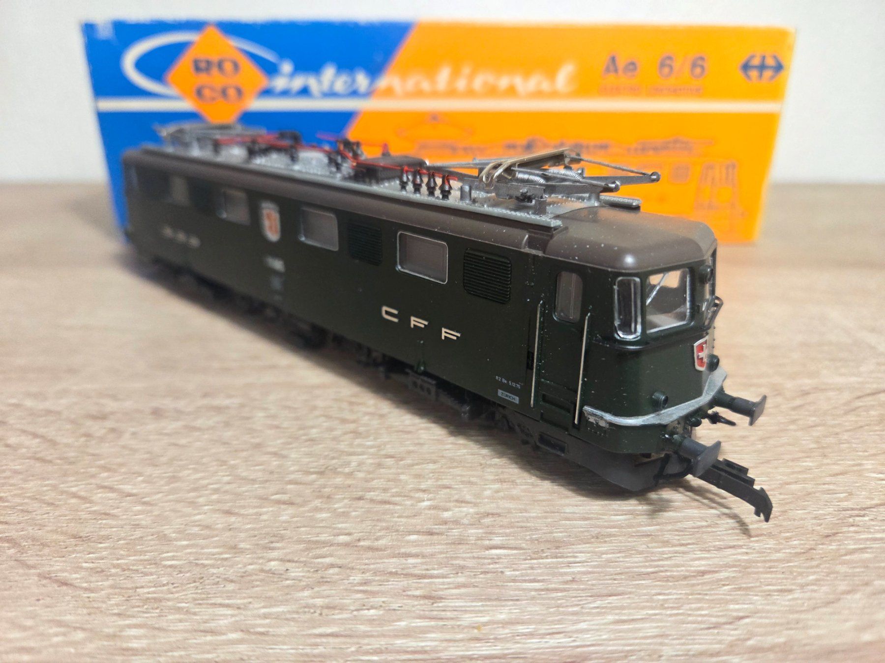 Roco Modellini di ferrovie: Roco 4195 E-Lok Ae 6/6 SBB H0 – Usato da St-Aubin-Sauges venduto da Lo_Go 3