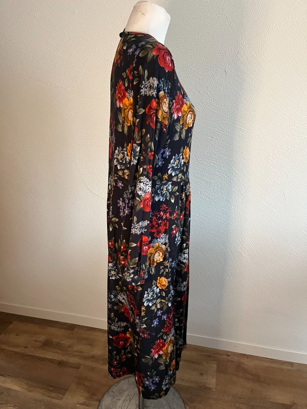 Kleider: Kleid, Viskose, Gr. S-L, NP 89.- – Neu und originalverpackt aus Interlaken von Jasmin_Flower 2
