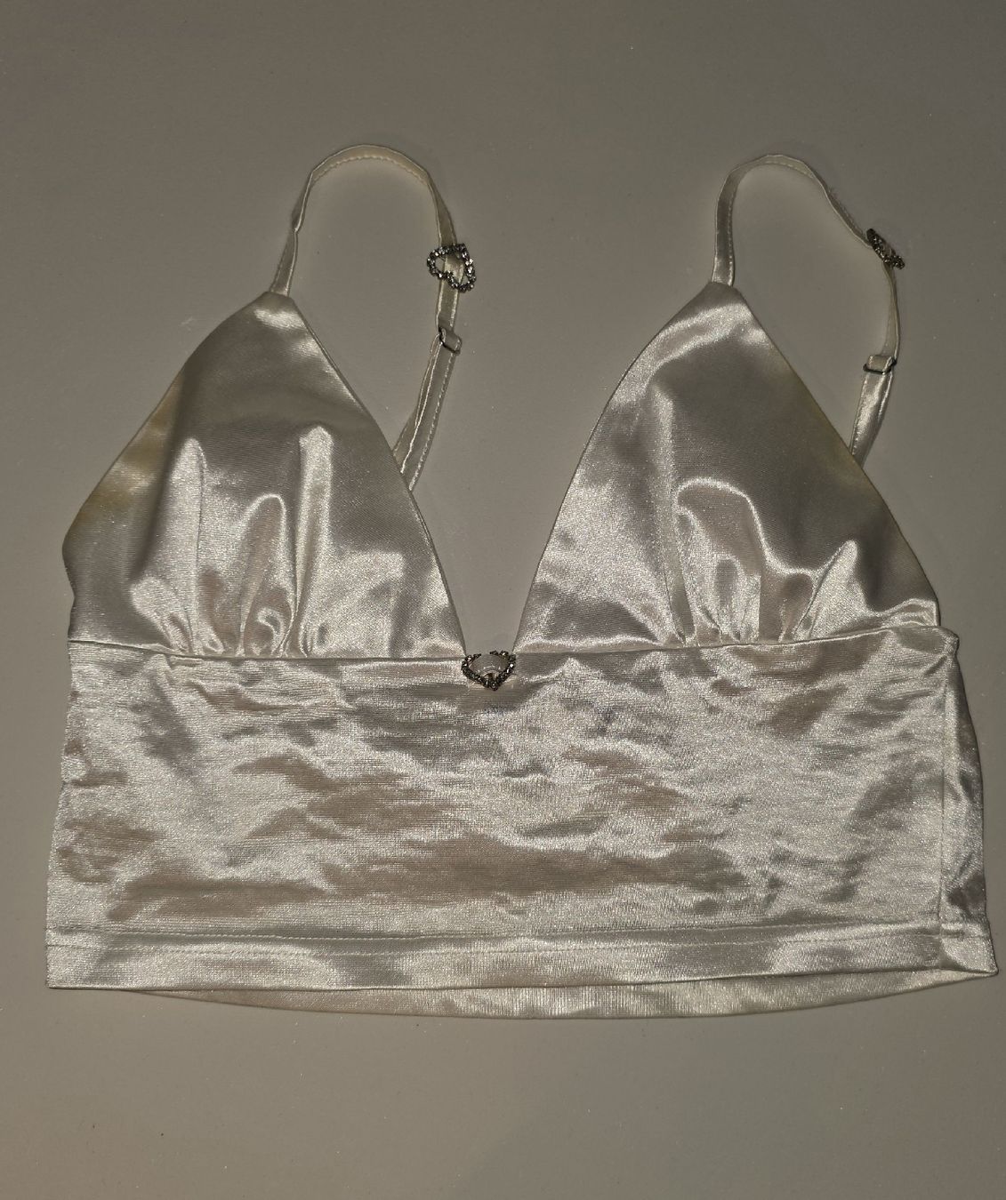 Top: Seiden Top mit Strassherzchen Gr. S – Nuovo (secondo la descrizione) da Wetzikon ZH venduto da secondhandsfashion