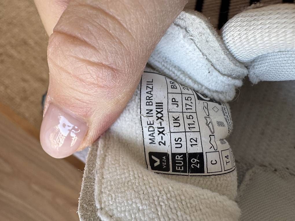 Chaussures filles: Veja Sneaker Grösse 29 – D'occasion à Maienfeld par monibo 1