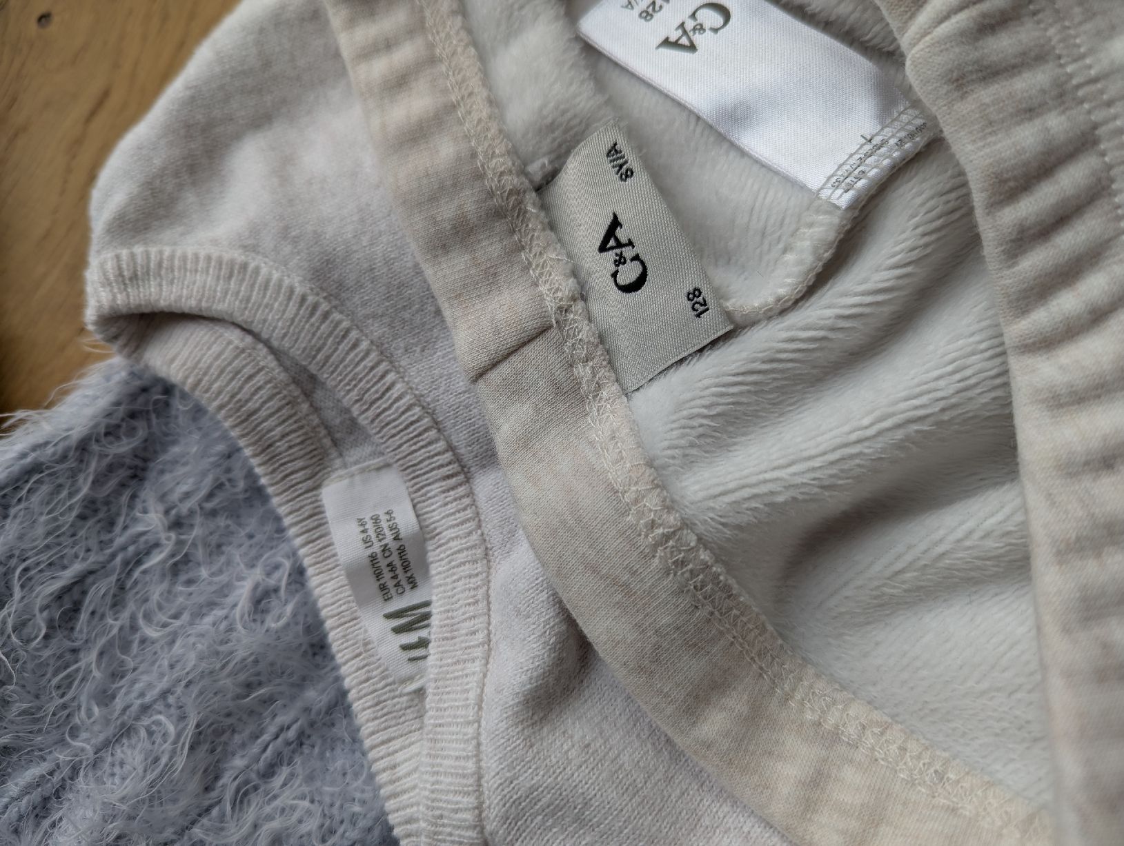 Lotti & Set di vestiti: Winter KleiderPaket Grösse 116 -128 – Usato da Wallisellen venduto da Taurusit 5