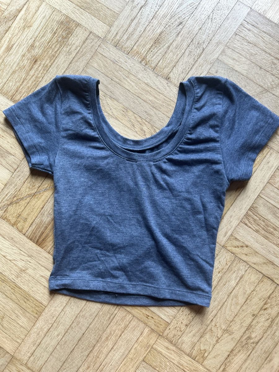 Top: Crop top – Usato da Zürich venduto da chi_7k5b