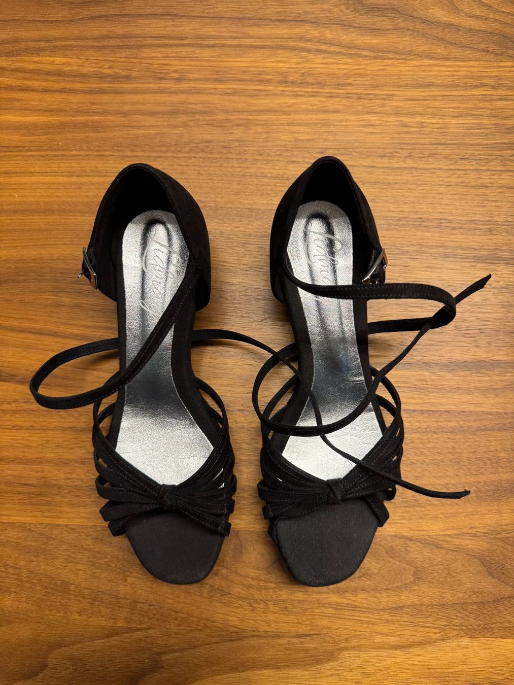 Scarpe da donna: Tanzschuhe Damen – Usato da Winterthur venduto da Malve00