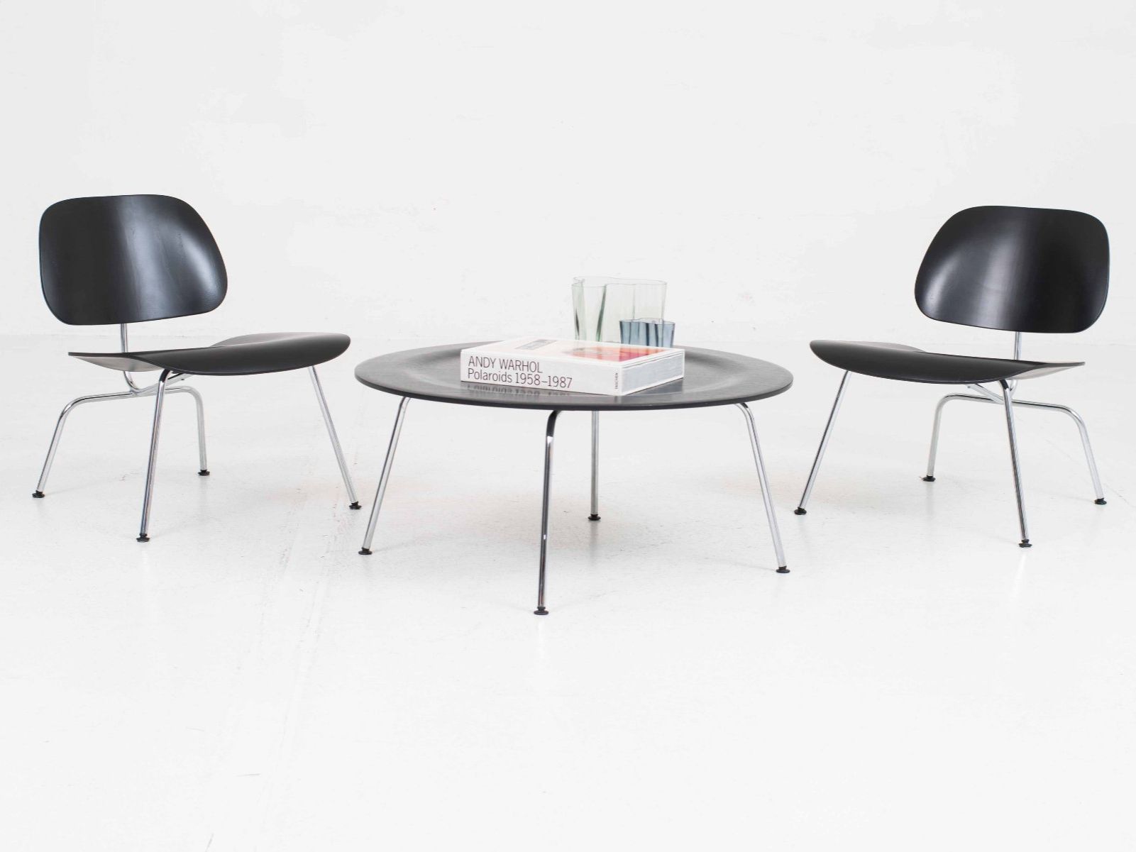 Vitra Tavoli: Vitra CTM Couchtisch von Charles & Ray Eames in Schwarz – Usato da Zürich venduto da STUZH38 2