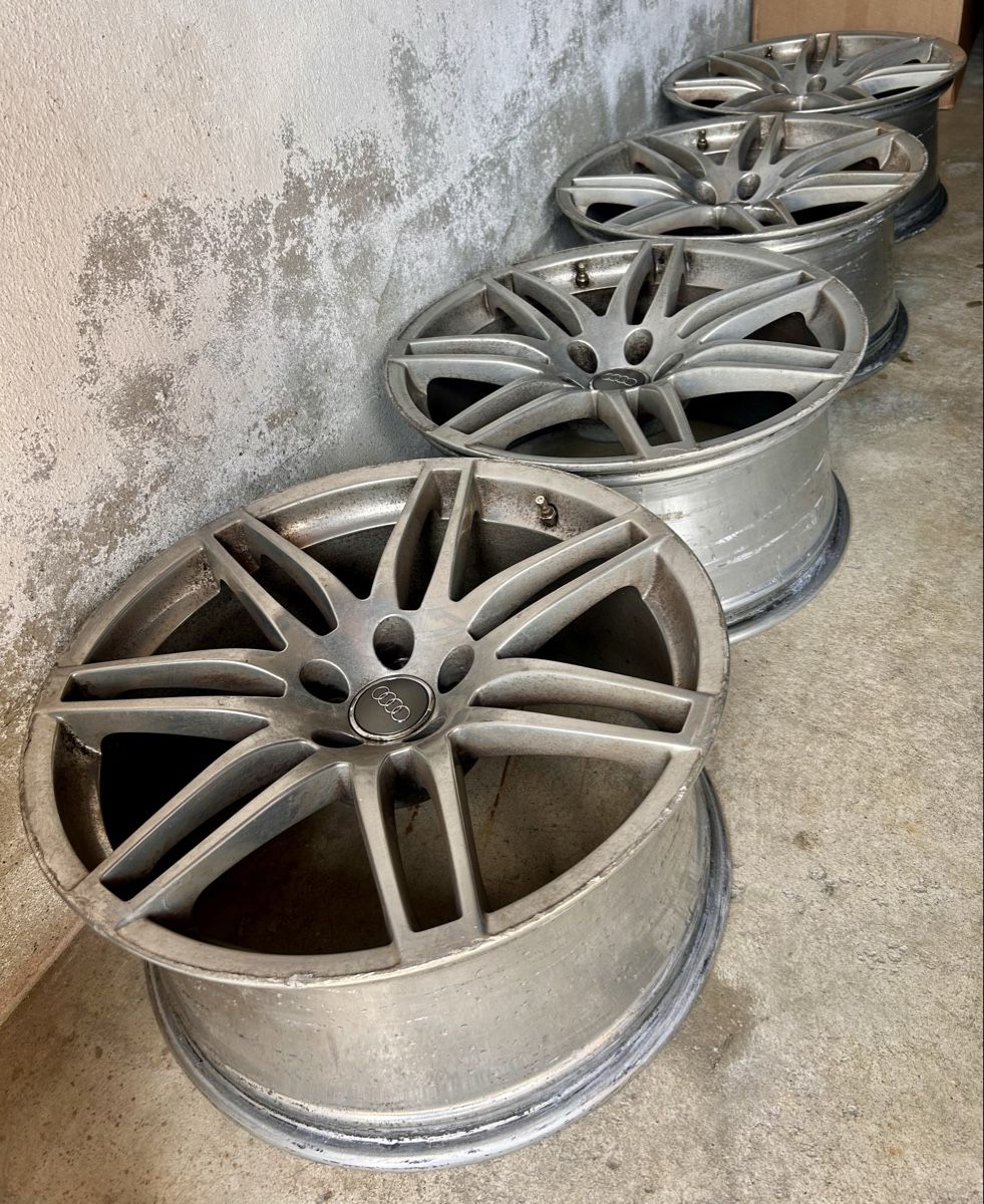 Audi Jantes: Jantes Audi RS4 B7 – D'occasion à Fribourg par rs19
