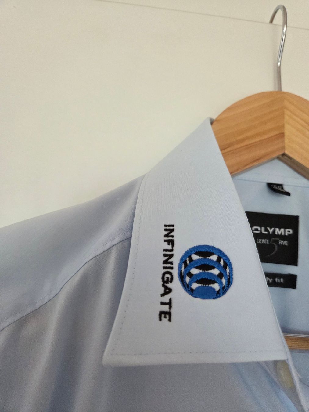 Camicie: OLYMP Level Five Body Fit Hemd Gr. 39 Hellblau – Usato da Rothenburg venduto da RaphiS549 2