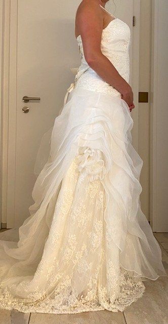 Kleider: Brautkleid mit passenden Schuhen – Neu (gemäss Beschreibung) aus  von