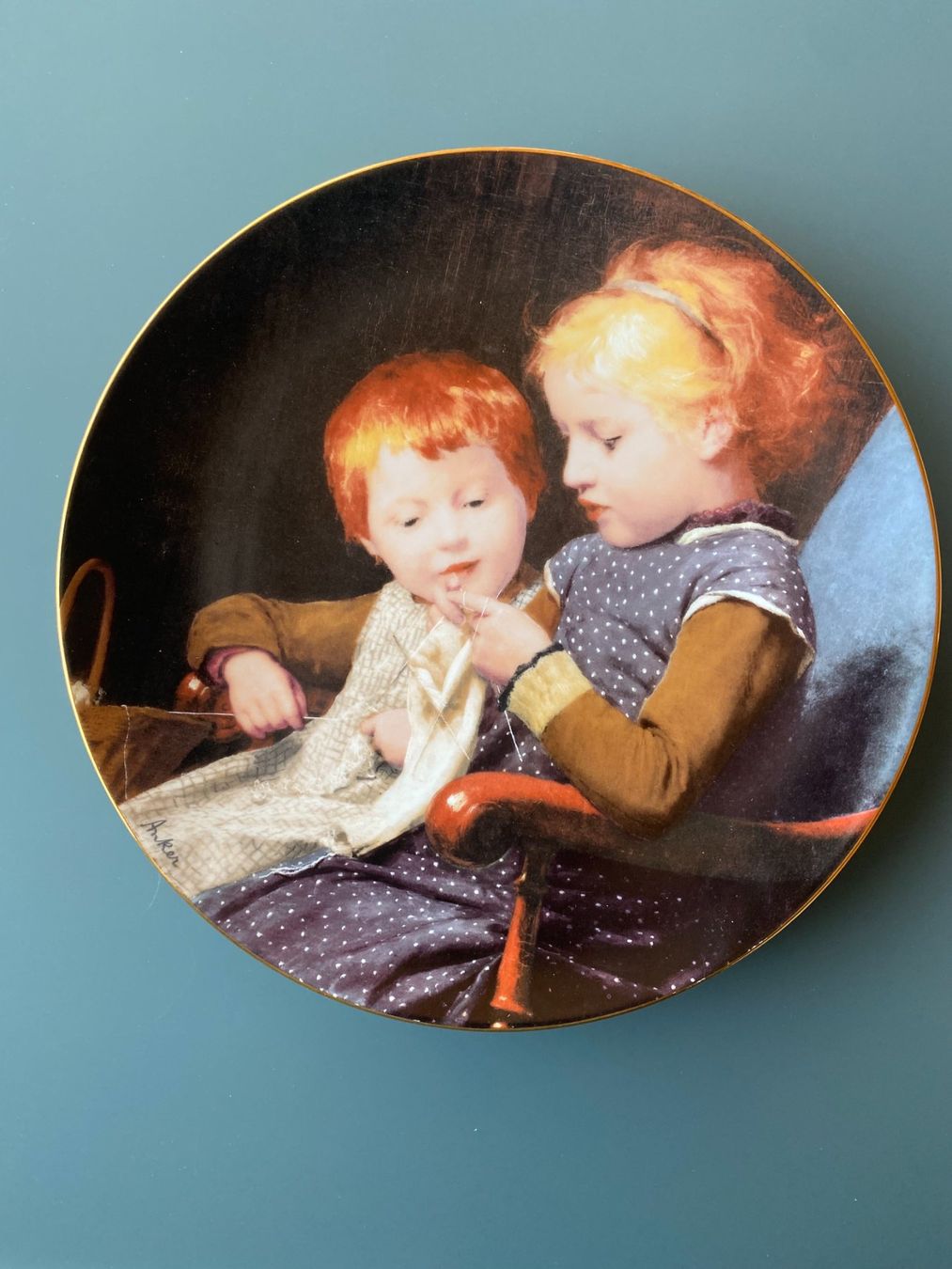 Ancore: Alber Anker: Wandteller "Die kleinen Strickerinnen" 1990 – Usato da Zunzgen venduto da Sy-Ma