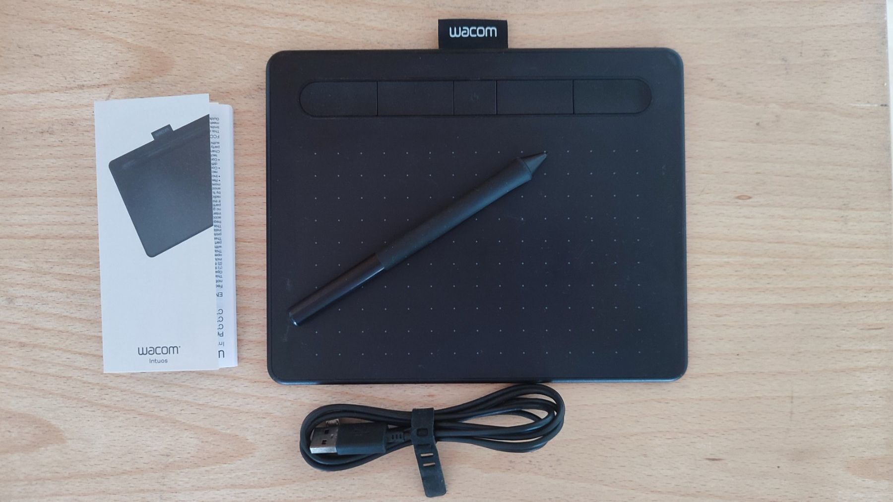 Wacom Tablet PC: Grafiktablett Wacom Intuos mit Stift schwarz – Nuovo (secondo la descrizione) da Nussbaumen AG venduto da Verkauufer24