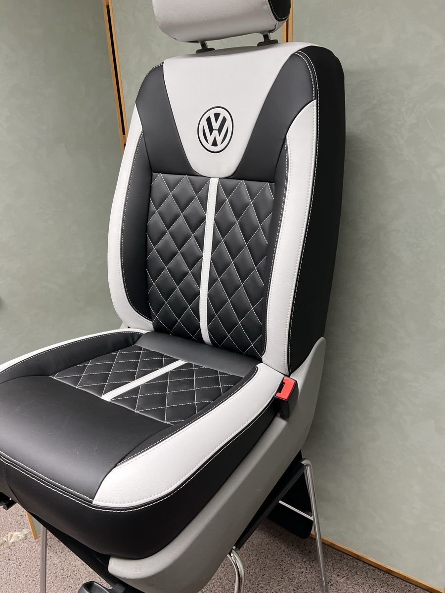 VW Toutes les pièces auto: VW T5 T6 Beifahrersitz – D'occasion à Pratteln par BL-Pratteln 3