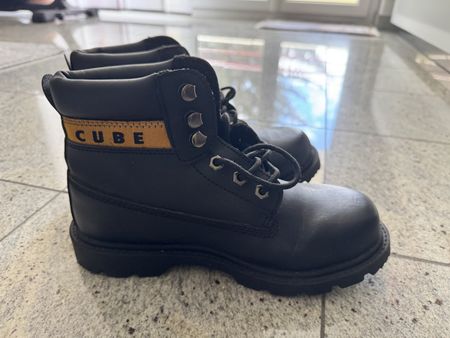 Robuste Winterstiefel "CUBE", Gr. 40, schwarz