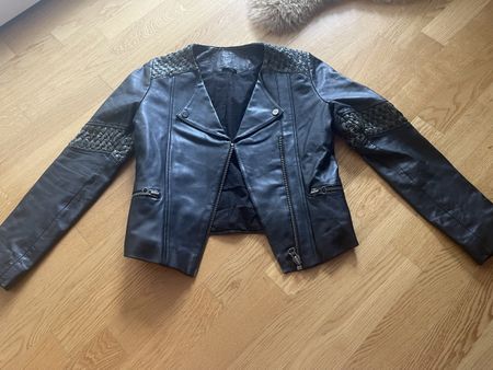 Coole schwarze Nappa-Lederjacke Gr. S/36 mit Fle