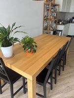 Massivholztisch mit leichten Gebrauchsspuren: 190 x 91cm