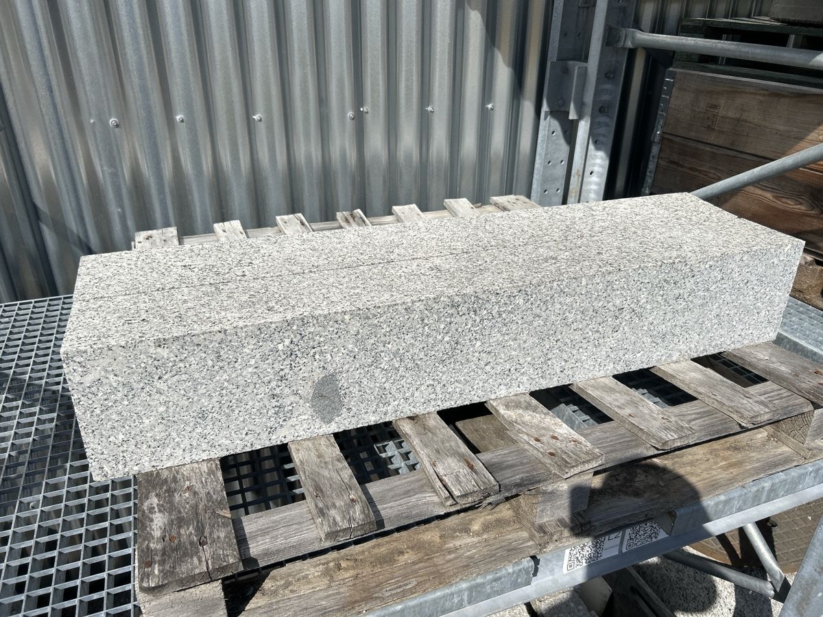 Pietre & tegole: Stein Granit Stellplatte  – Nuovo (secondo la descrizione) da Eschenbach SG venduto da wal_t2nw