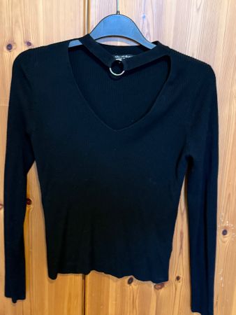 Schwarzes Ripp-Top mit Ring Detail, Grösse 38