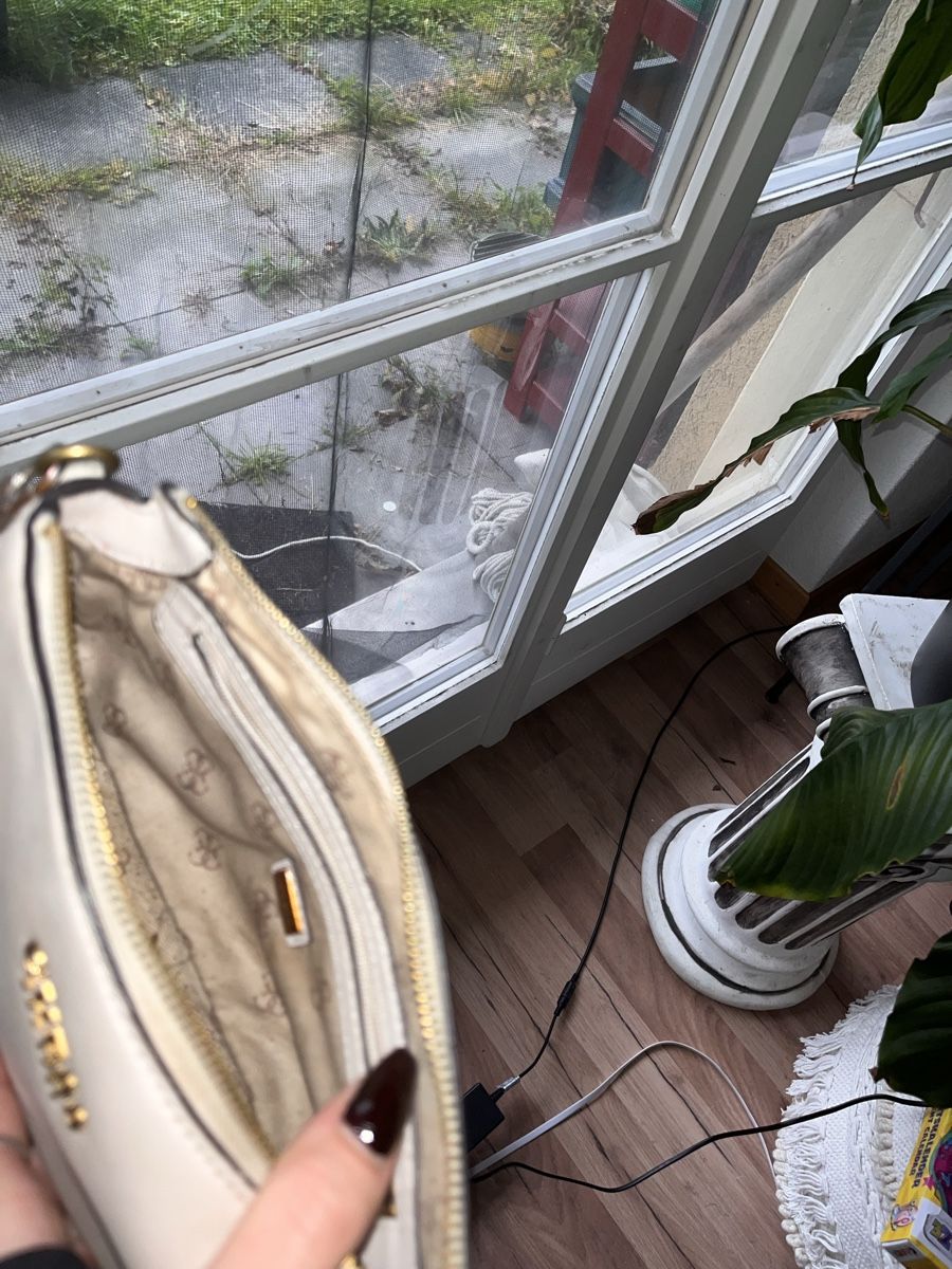 Guess Borse da donna: GUESS Handtasche – Usato da Zuchwil venduto da fie_7bzm 1