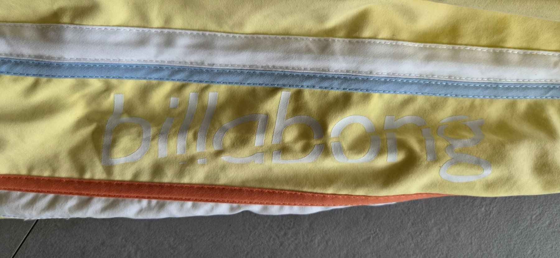 Billabong Pantalons: Short de surf Bilabong, taille 3 – D'occasion à vufflens la ville par Veuveclicquot 4