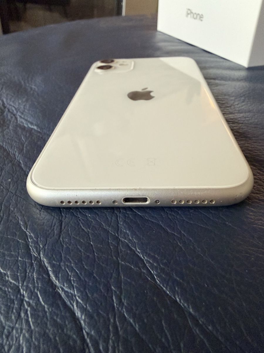 Apple Handys / Smartphones: Apple iPhone 11 64 GB weiss – Gebraucht aus Affoltern am Albis von Elle1 4