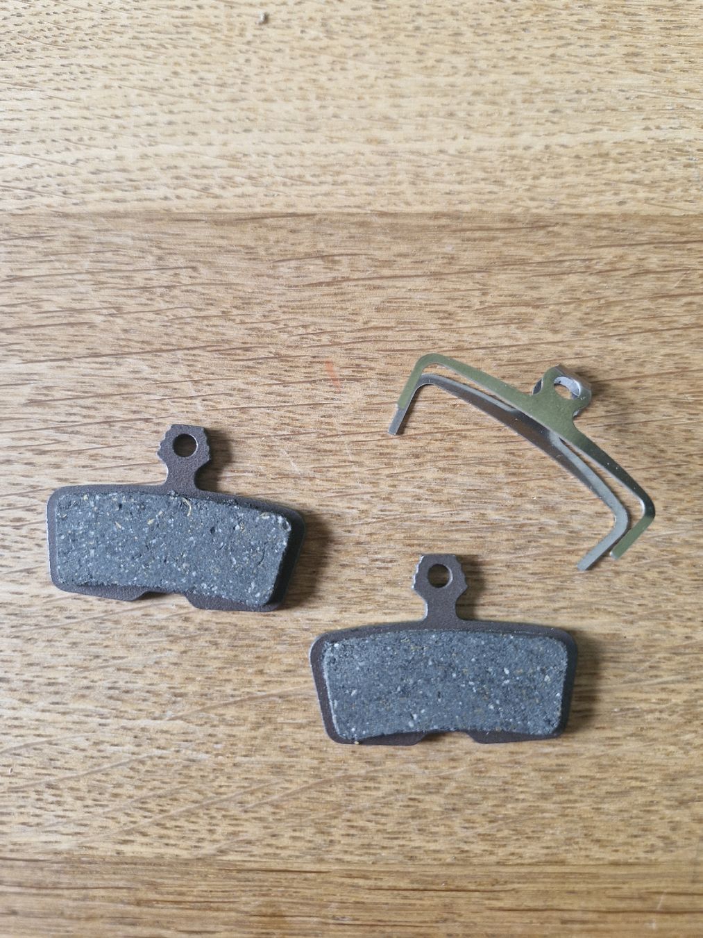 Sram Pezzi di ricambio: Bremsbelaege Kool Stop Scheibenbremse neu mit Feder – Nuovo (secondo la descrizione) da Wolfenschiessen venduto da Theditradition 1