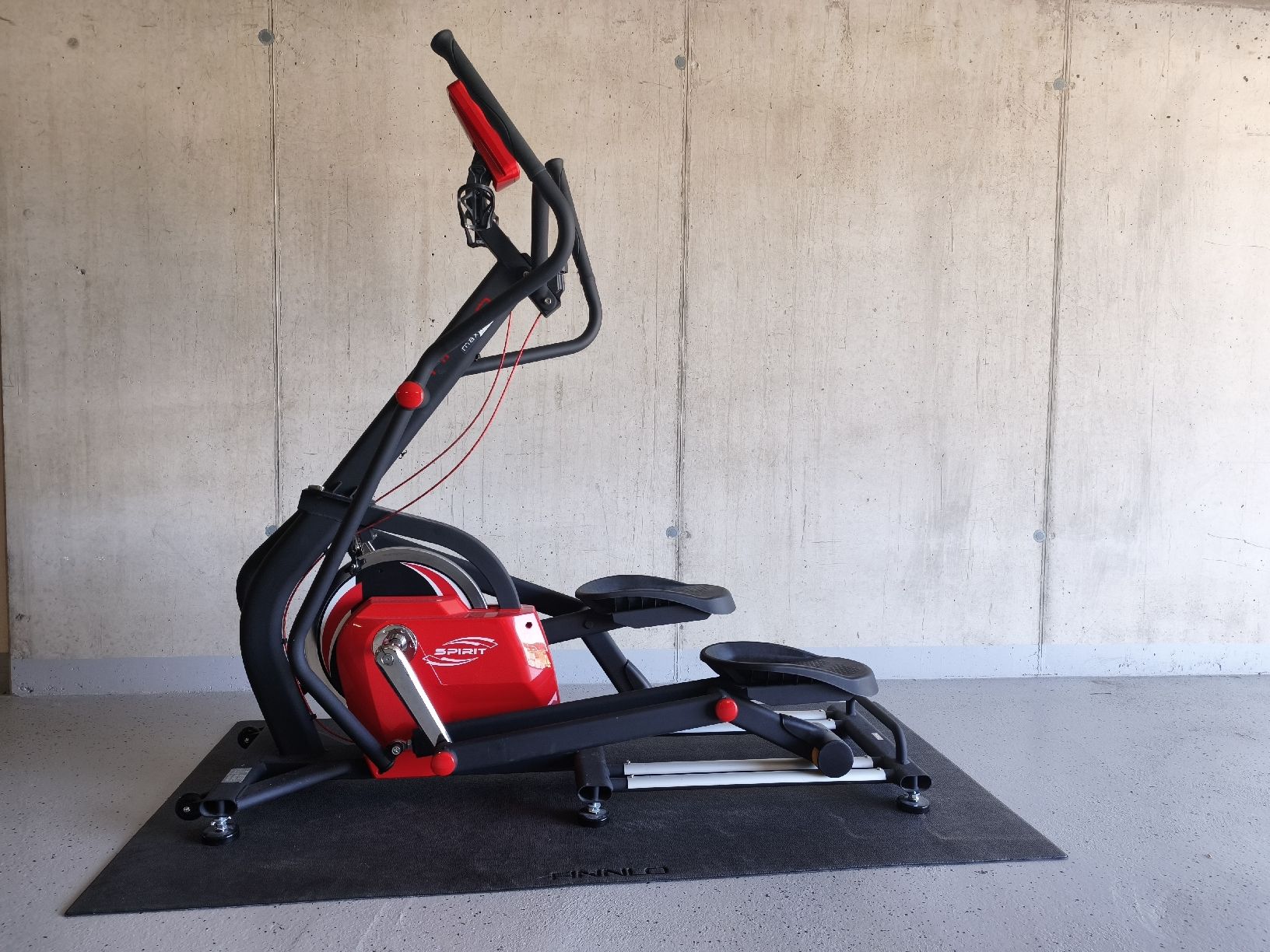 Finnlo Hometrainer: Crosstrainer FINNLO MAXIMUM Spirit E-Glide gebraucht – Nuovo (secondo la descrizione) da Sarmenstorf venduto da MBO64