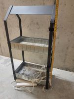 Pflanzenständer mit Wachstumslicht