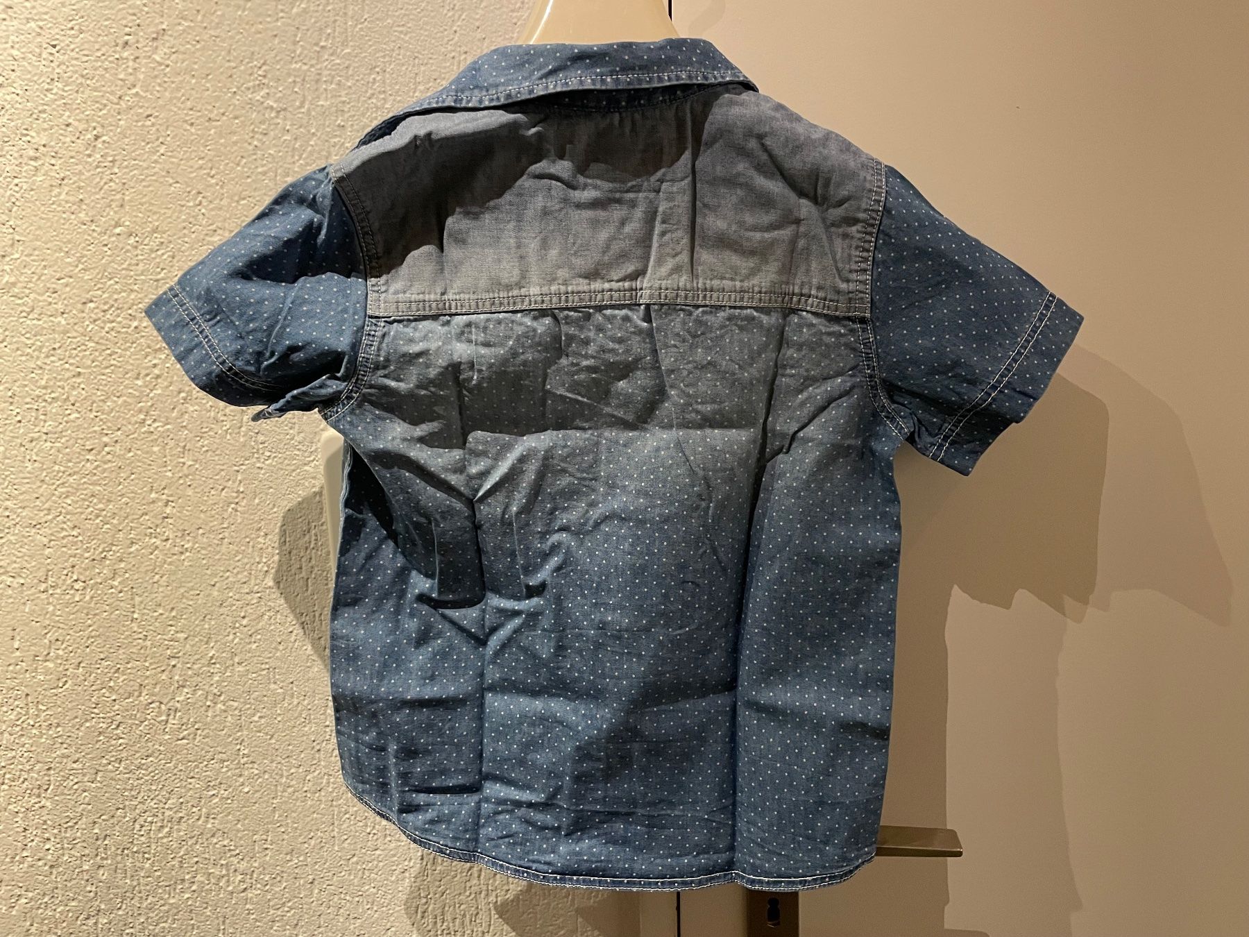 Hemden, T-Shirts & Polos: Kurzarm-Hemd von Charles Vögele Grösse 116 – Gebraucht aus Pfäffikon ZH von rue78 2