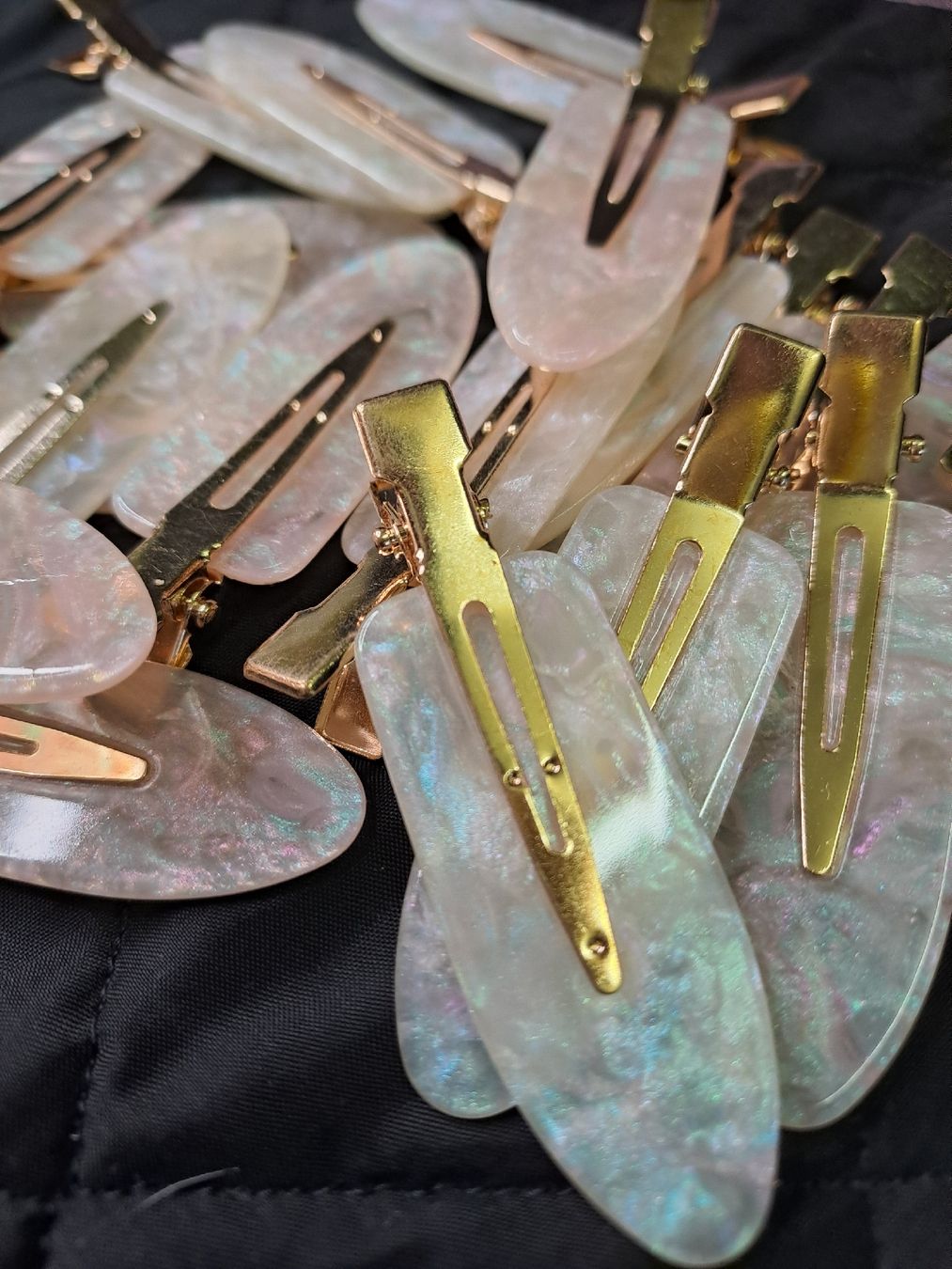 Haarschmuck: 20 Haarklammern Perlmutfarbe – Neu (gemäss Beschreibung) aus Uznach von Walaylatiere 1