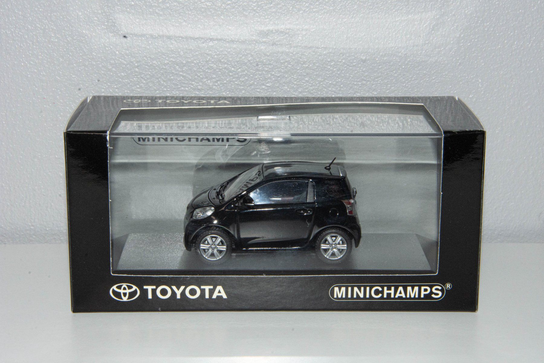 Toyota Modellini d'auto: Toyota IQ (1/43) – Nuovo e nell'imballaggio originale da Genève venduto da auto_miniatures 2