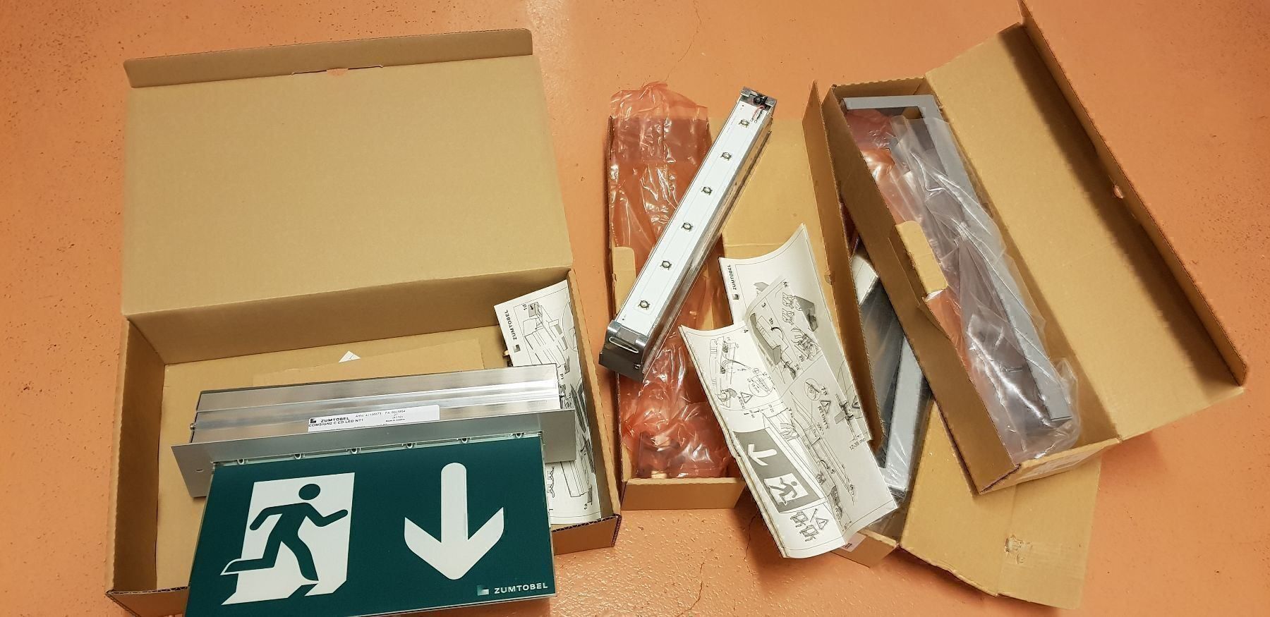 Lampade: LED ZUMTOBEL NOTLICHT SET – Nuovo e nell'imballaggio originale da Thun venduto da Topmat 6