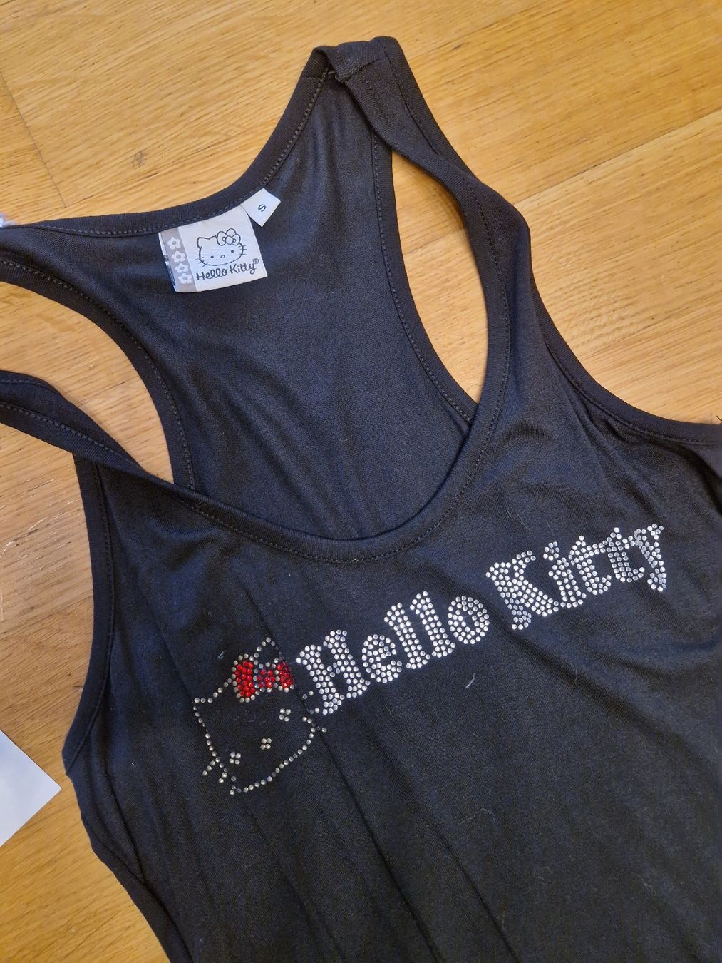 Vestiti & Gonne: Débardeur robe Hello Kitty noir Strass Taille S – Nuovo (secondo la descrizione) da Penthaz venduto da Sosotroc 1