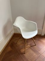 Eames Plastic Armchair RE DAW Stuhl