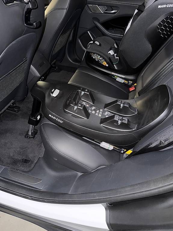 Auto-Kindersitze: Kindersitz Isofix Station Maxi Cosi – Gebraucht aus Lengwil von alchuina