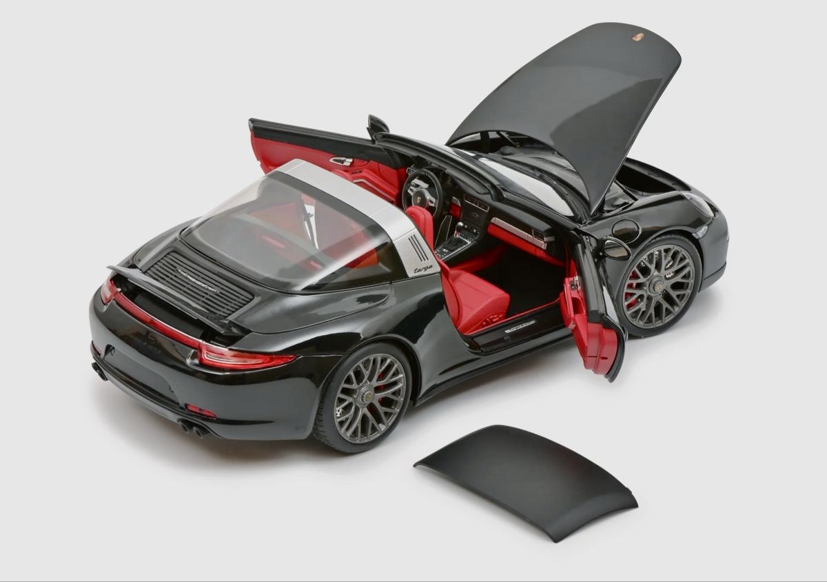 Porsche Modellini d'auto: PORSCHE 911 CARRERA 4 GTS TARGA  – Nuovo e nell'imballaggio originale da Erlenbach i. S. venduto da MB-Next-Level 1